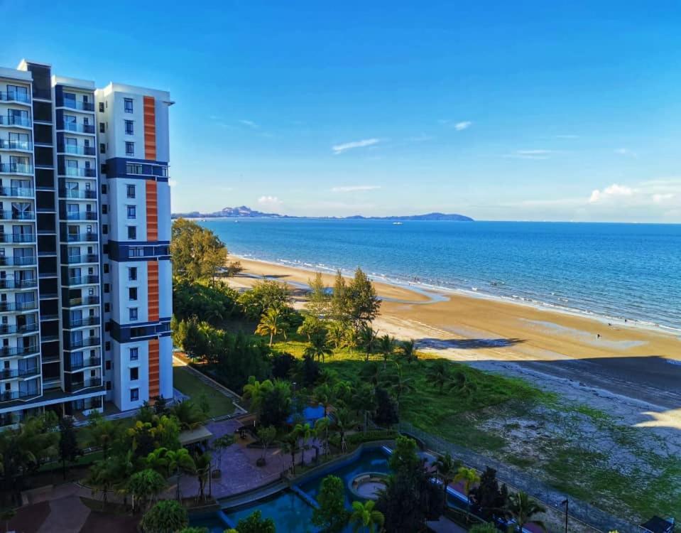 TimurBay Seafront Holiday Pool & Seaview, Malasia