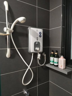 POOLVIEW Geniehome 3BR Free100mbps and Carpark at Utropolis Shah Alam, Shah Alam, Malaysia