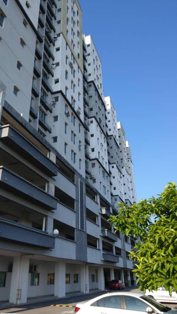 Hotel · Affordable Stay @ Rue’s Villa Tropika Apartment, UKM Bangi, Bangi
