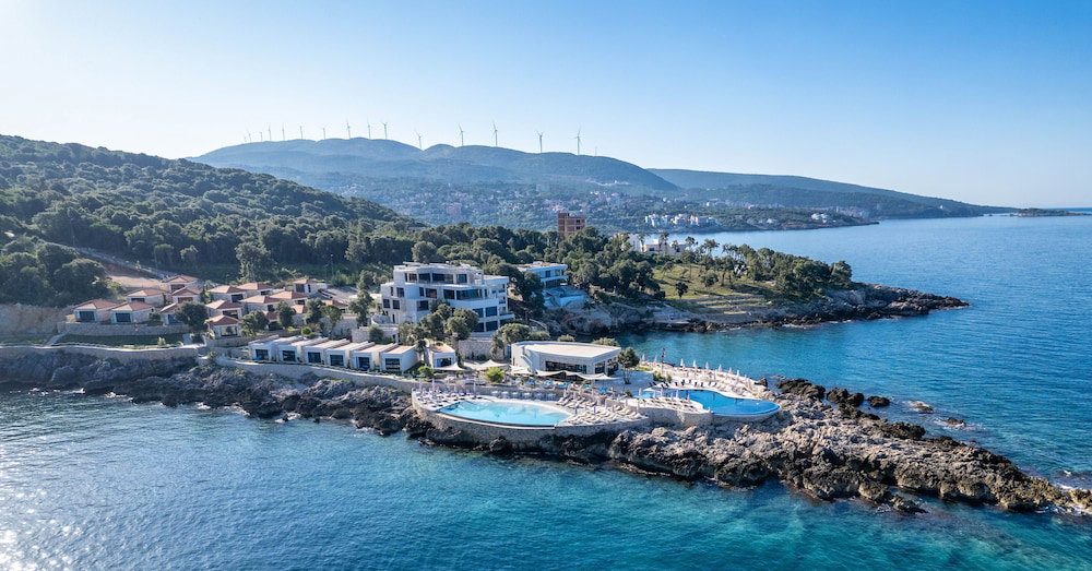 Dulamerovic Resort, Montenegro