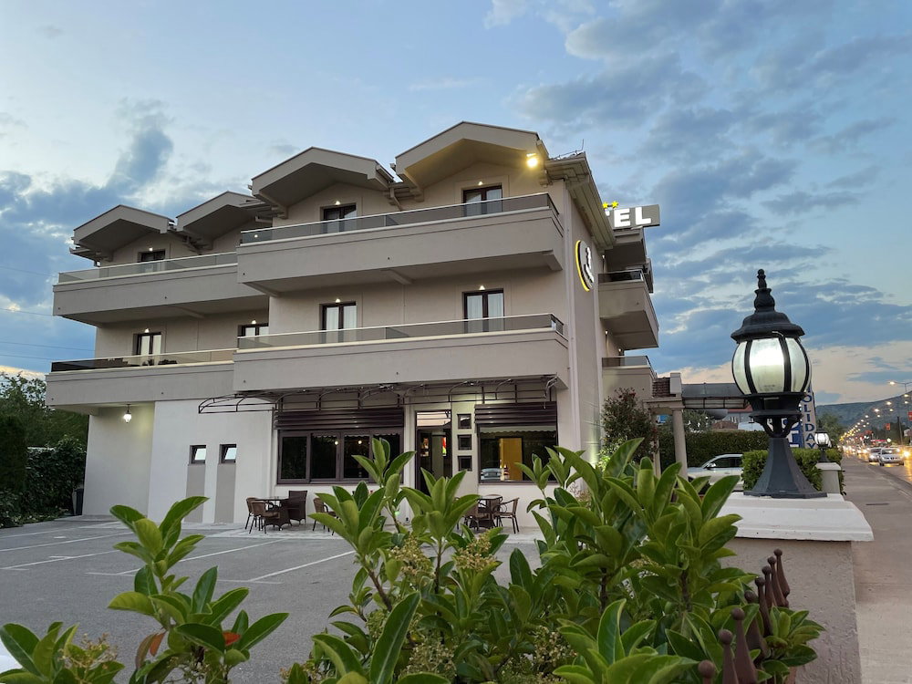 Hotel Holiday, Montenegro
