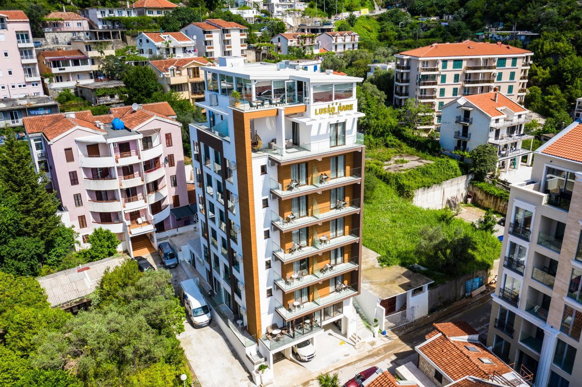Hotel Lusso Mare by Aycon, Montenegro