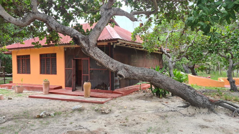 Charming 2-Bed Cottage in Bodo a fishing village, Funzi, Кения