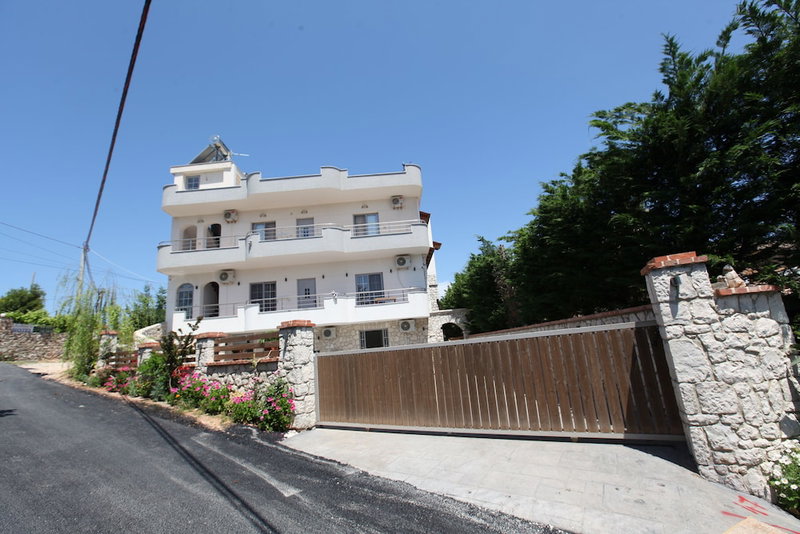 Vila Anhel, Ksamil, Albania