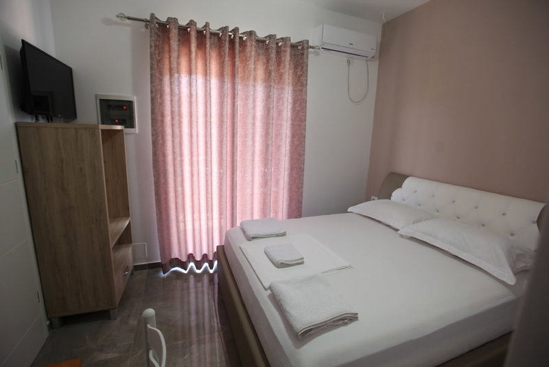 Vila Anhel, Ksamil, Albania
