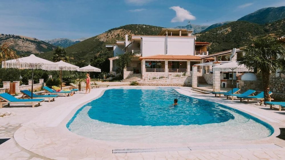Vila Milo, Albania