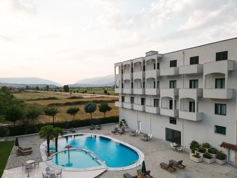 El Nacional Hotel, Dropull i Poshtëm, Albania