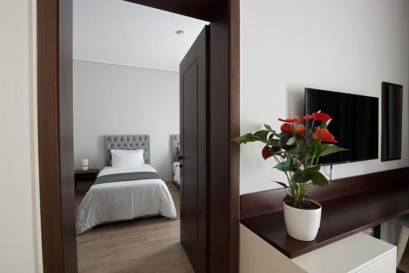 El Nacional Hotel, Dropull i Poshtëm, Albania