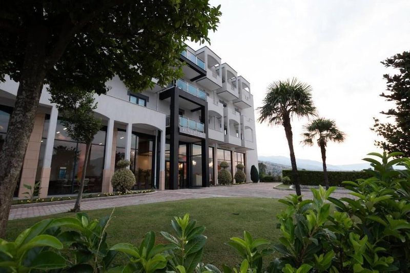 El Nacional Hotel, Dropull i Poshtëm, Albania