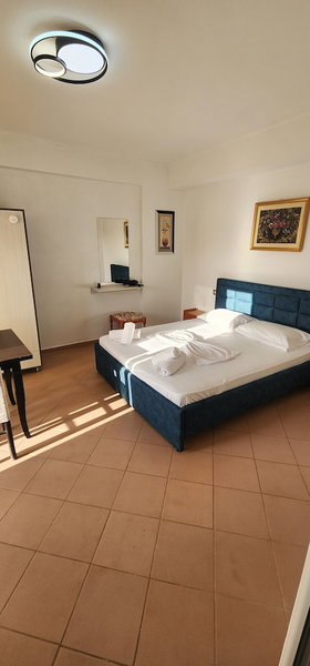 Vila Bashkim, Ksamil, Albania