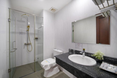 Platinum Beach Hotel & Apartment, Da Nang, Vietnam