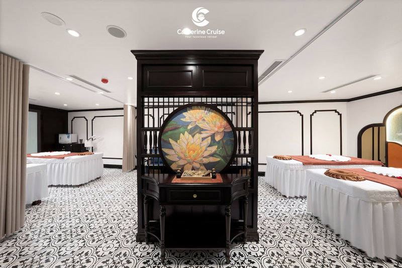 Catherine Cruises, Ha Long, Vietnam