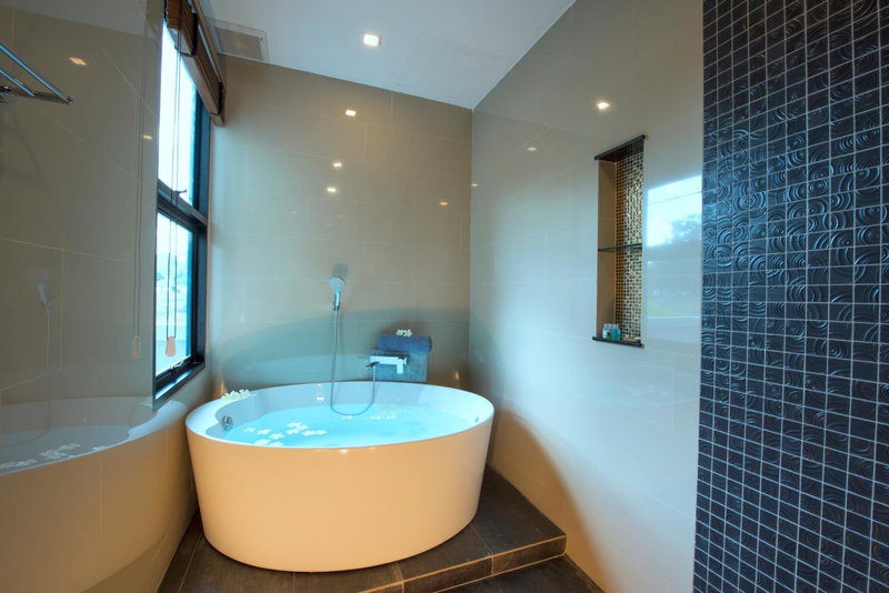 Narintara Private Villas - Hotel style service with Free Tuk Tuk to the beach, Ao Nang Beach, Thailand