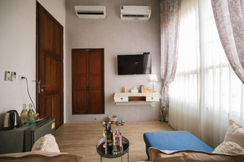 White Wall Riverfront Hotel, Kamphaeng Phet, Thailand