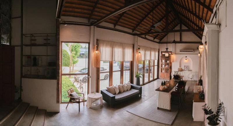 White Wall Riverfront Hotel, Kamphaeng Phet, Thailand