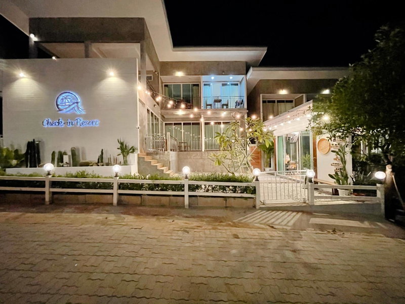 Check-in Resort Koh Larn, Ko Larn, Thailand