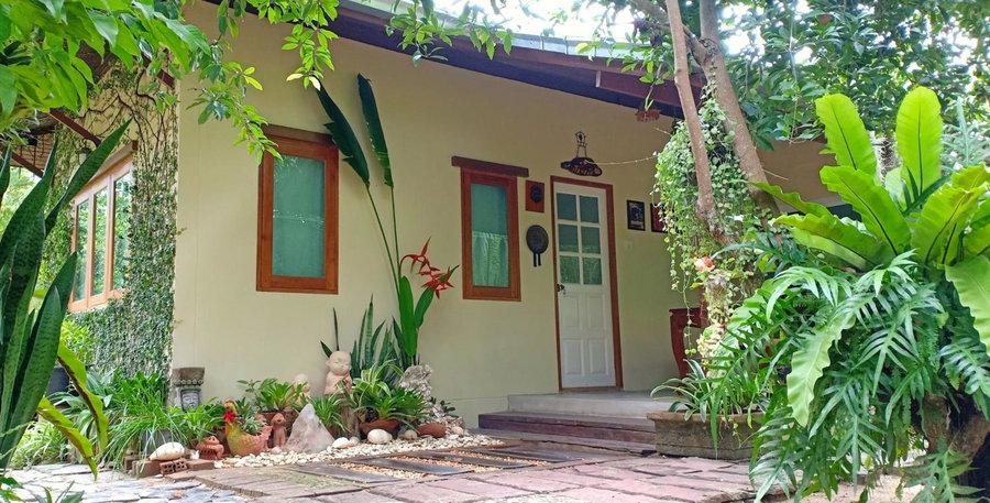 Rai Lung Tui Homestay, Prachuap Khiri Khan, Thailand