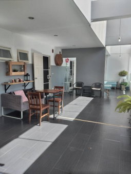 White Monkey Guesthouse, Phetchaburi, Thailand