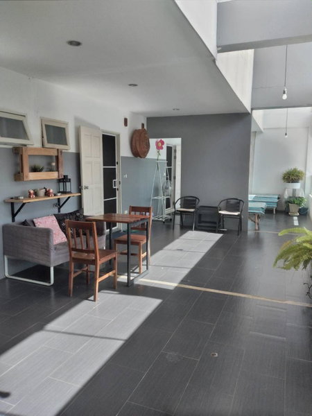 White Monkey Guesthouse, Phetchaburi, Thailand