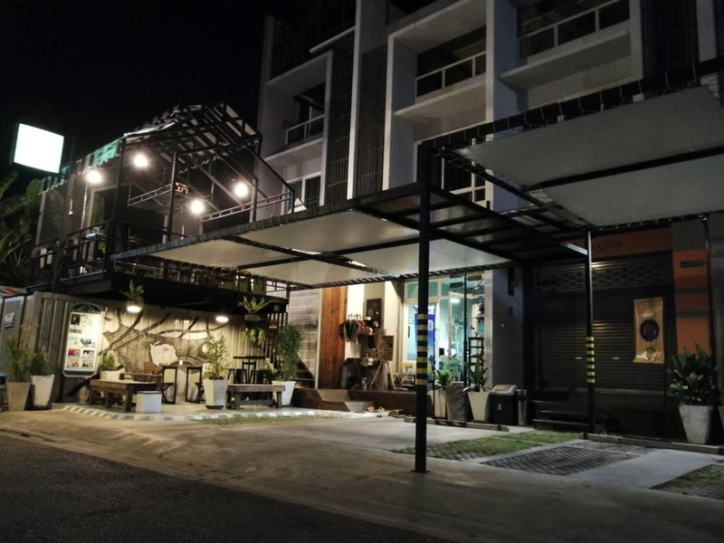 White Monkey Guesthouse, Phetchaburi, Thailand