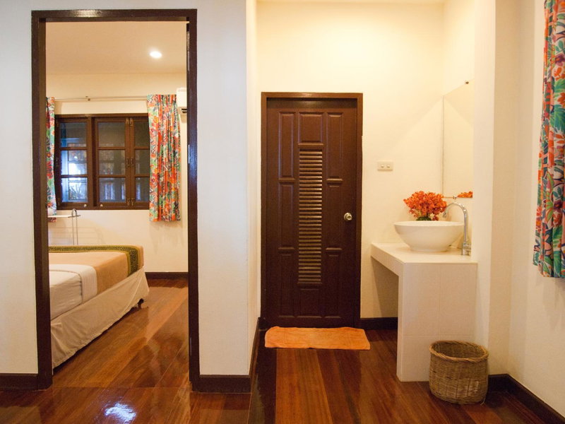 Baan Klang Aow Beach Resort, Ban Krut, Thailand