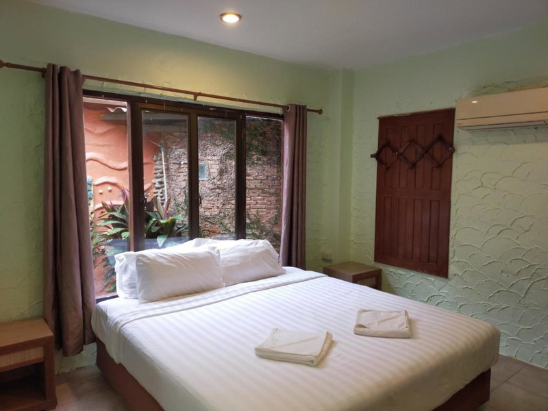 Sea-Sun Bungalow & Resort, Ko Chang, Thailand
