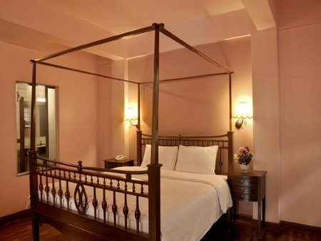 Sourire at Rattanakosin Island Hotel, Bangkok, Thailand