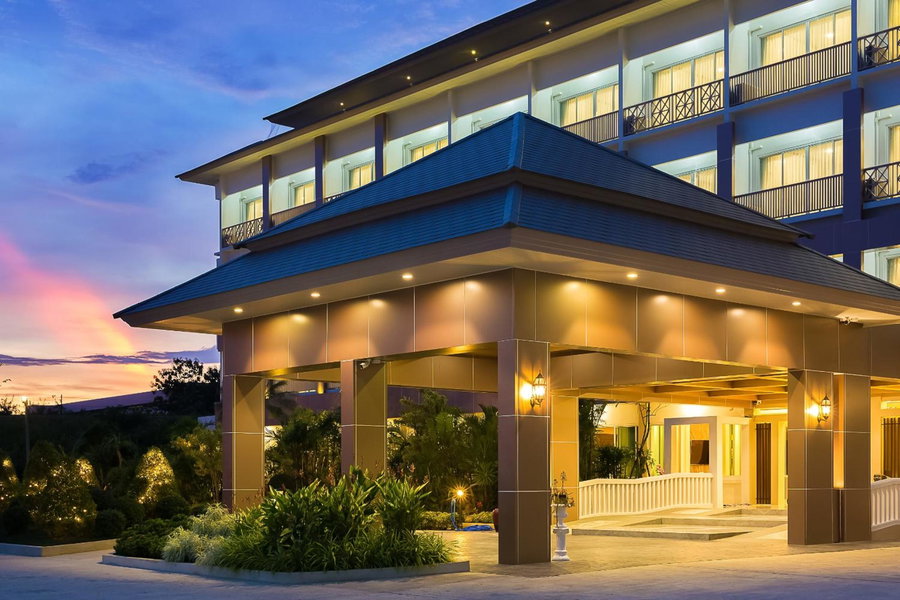 Swan Lake Hotel Sattahip, Sattahip, Thailand