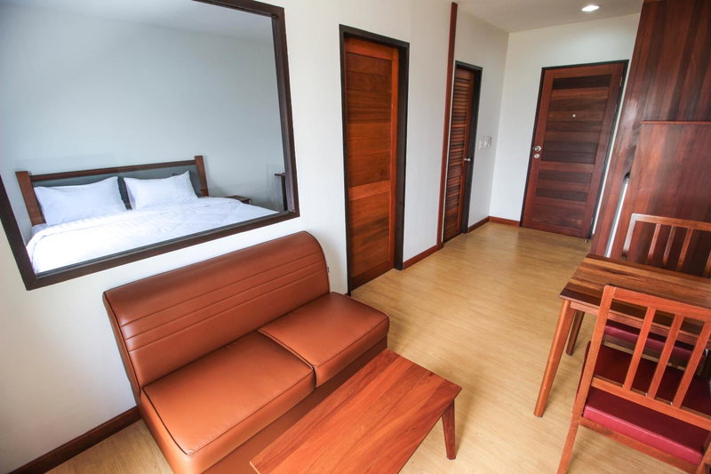 Tai-Shan Suites, Ratchaburi, Thailand
