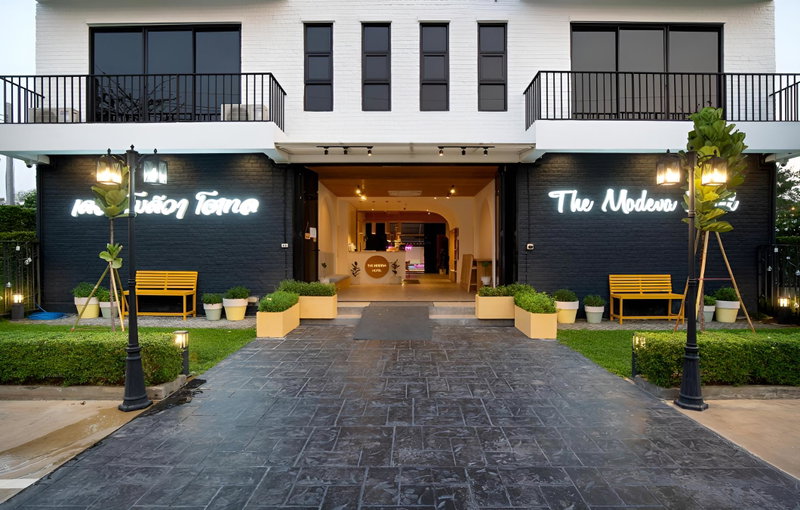 The Modeva Hotel, Kanchanaburi, Thailand