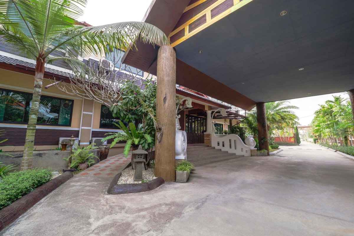 Hotel · Capital O 727 Be One Resort, Ban Du