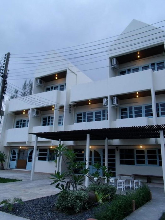 Albatross Guesthouse @ Thungwualaen Beach, Chumphon, Thailand