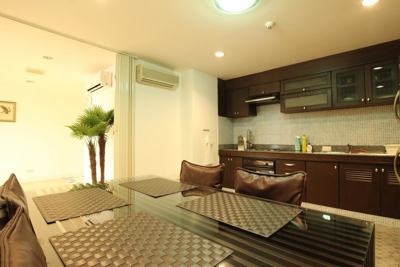 Serena Sathorn Suites, Bangkok, Thailand