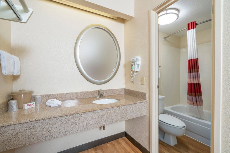 Red Roof Inn Cleveland Airport - Middleburg Heights, Middleburg Heights, United States