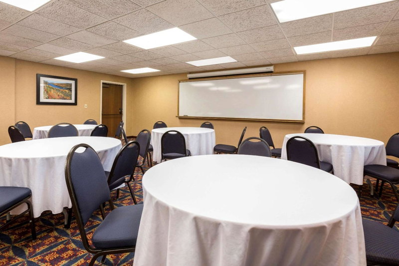 Quality Inn Auburn Hills - Detroit North, Auburn Hills, United States
