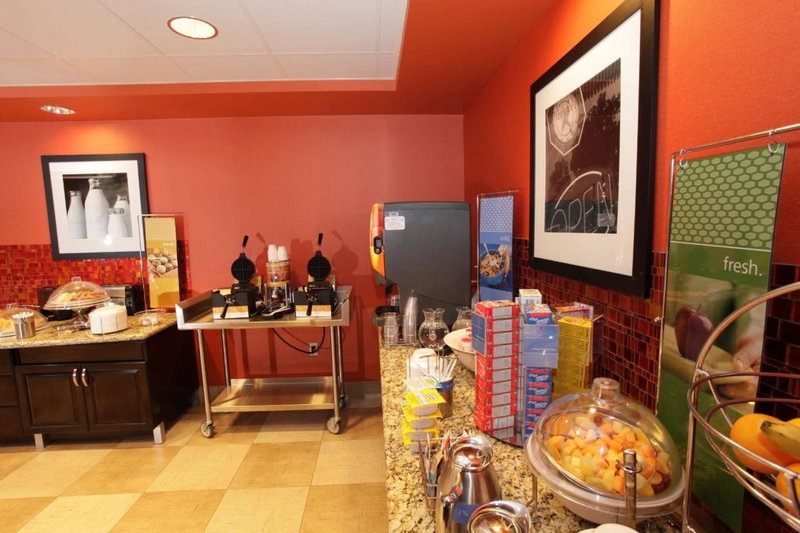 Hampton Inn & Suites Phoenix Chandler Fashion Center, Chandler, United States