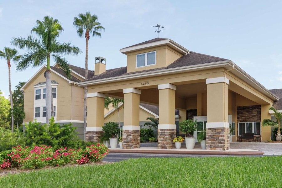 Homewood Suites by Hilton Fort Myers, Fort Myers, United States
