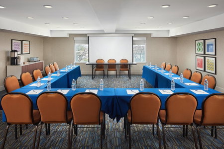 Holiday Inn Express Hotel & Suites Belmont by IHG, Belmont, United States