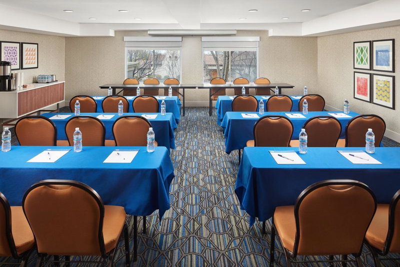 Holiday Inn Express Hotel & Suites Belmont by IHG, Belmont, United States