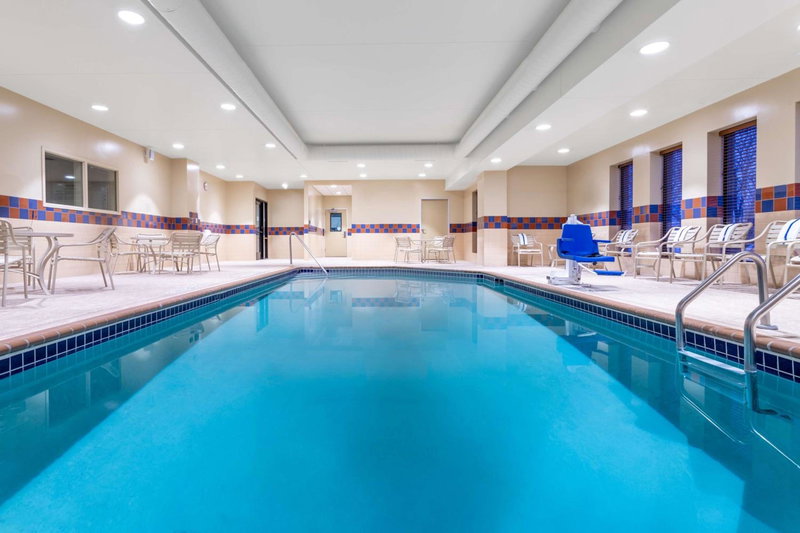 Hampton Inn & Suites Minneapolis St. Paul Airport - Mall of America, Bloomington, United States