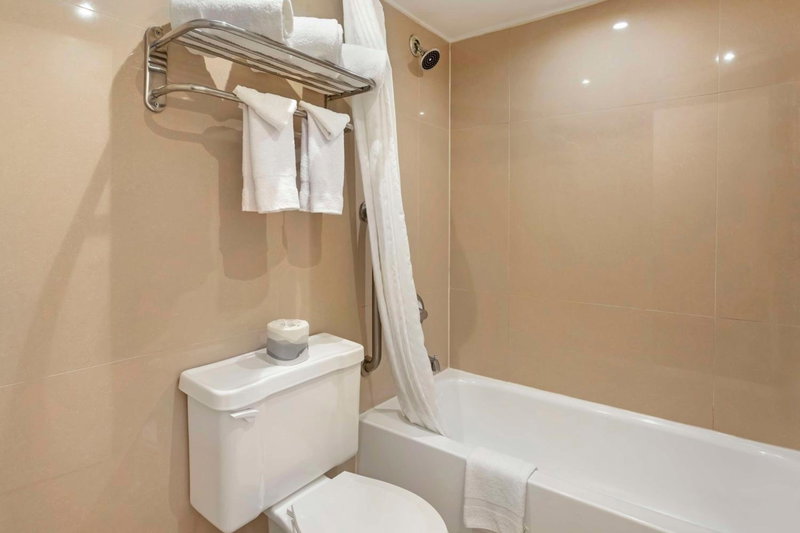 Best Western Mill River Manor, Rockville Centre, United States