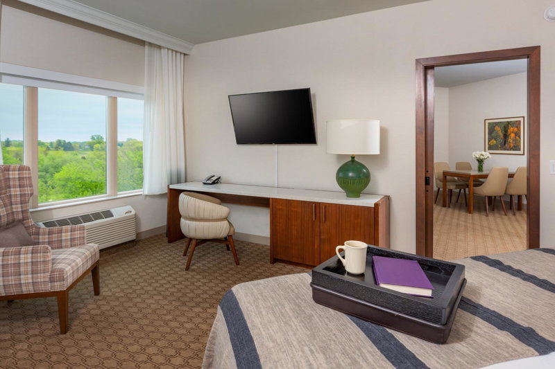 The Ingleside Hotel, Waukesha, United States