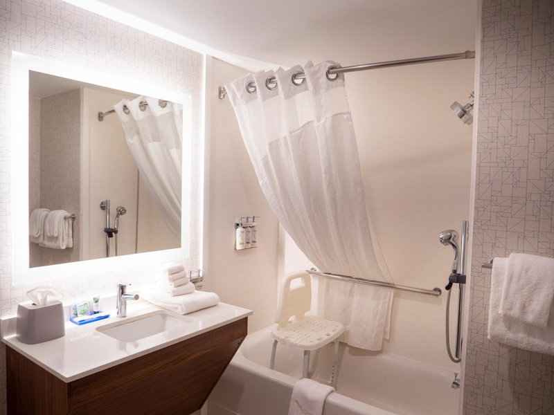 Holiday Inn Express & Suites Greenville Airport i85 by IHG, Greer, United States