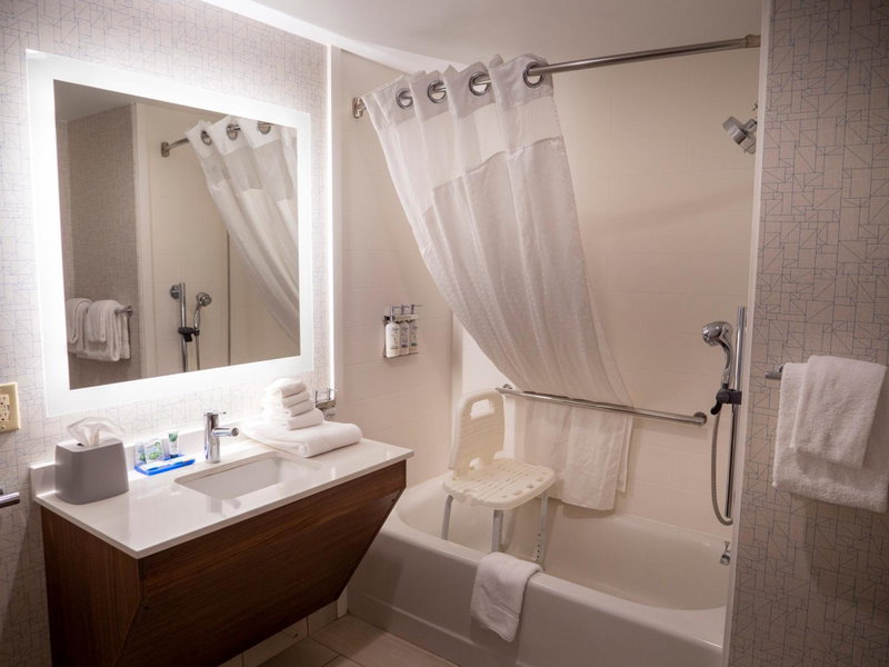 Holiday Inn Express & Suites Greenville Airport i85 by IHG, Greer, United States