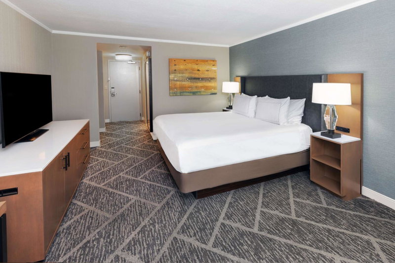 DoubleTree by Hilton Tulsa - Warren Place, Tulsa, United States