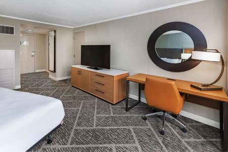 DoubleTree by Hilton Tulsa - Warren Place, Tulsa, United States
