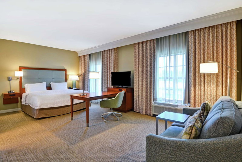 Hampton Inn & Suites Charleston Airport, Charleston, United States