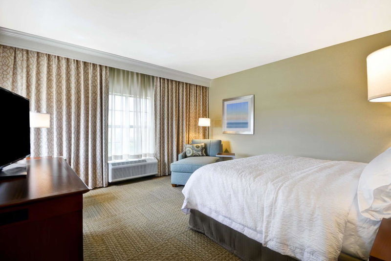 Hampton Inn & Suites Charleston Airport, Charleston, United States