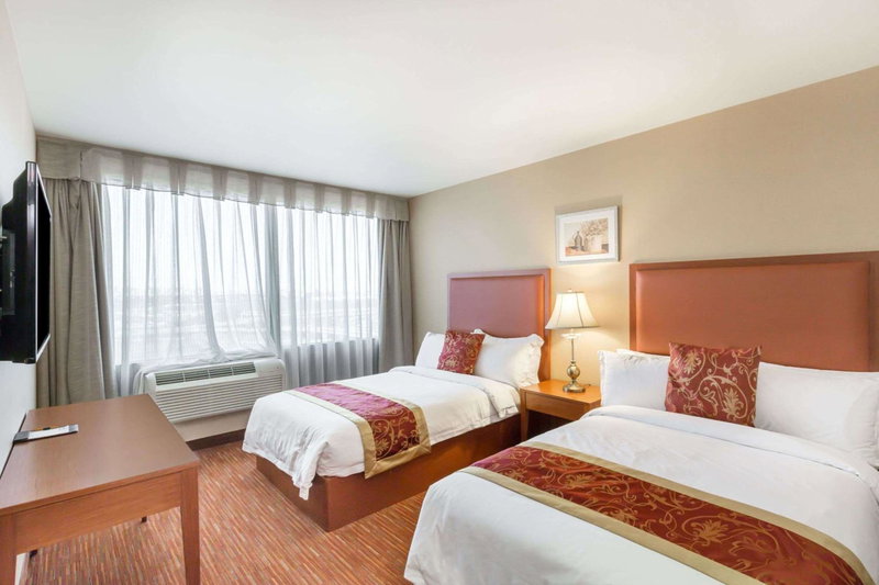 Ramada by Wyndham Flushing Queens, Queens, United States