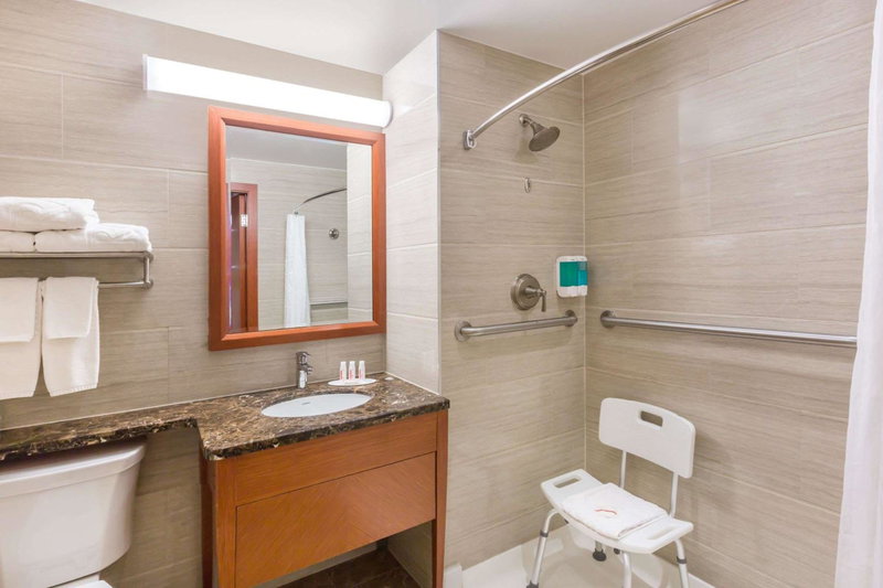 Ramada by Wyndham Flushing Queens, Queens, United States
